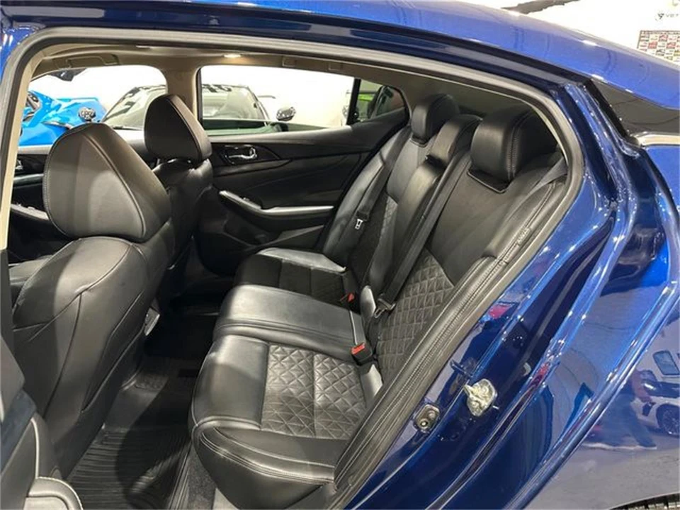 2019 Nissan Maxima 8th Gen - Image 14 of 30
