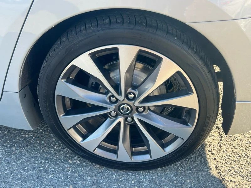 2019 Nissan Maxima 8th Gen - Image 10 of 12