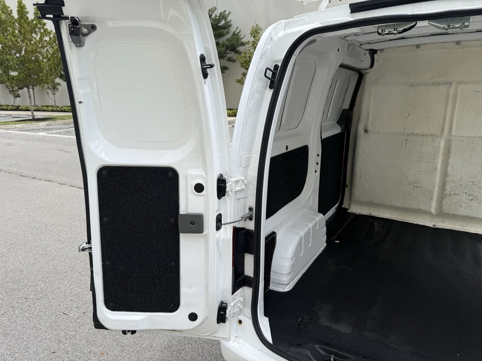 2019 Nissan NV1500 - Image 10 of 22