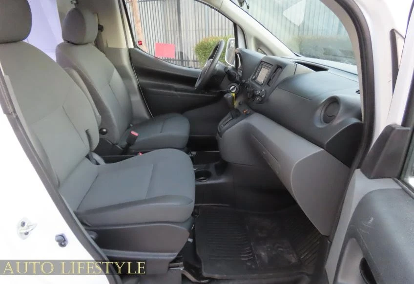 2019 Nissan NV - Image 20 of 21