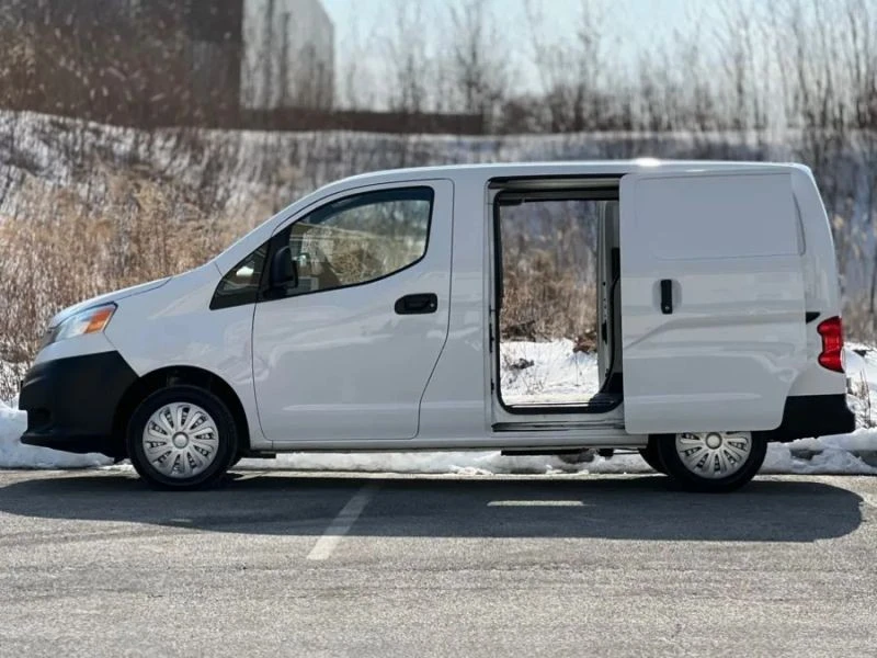 2019 Nissan NV - Image 6 of 12