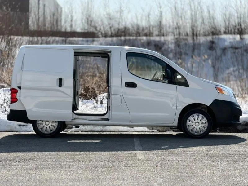 2019 Nissan NV - Image 11 of 12