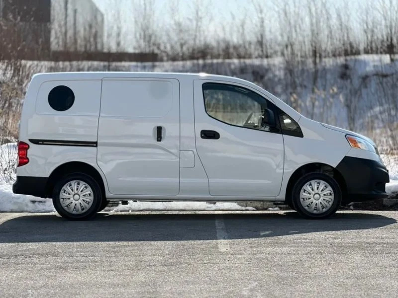 2019 Nissan NV - Image 10 of 12