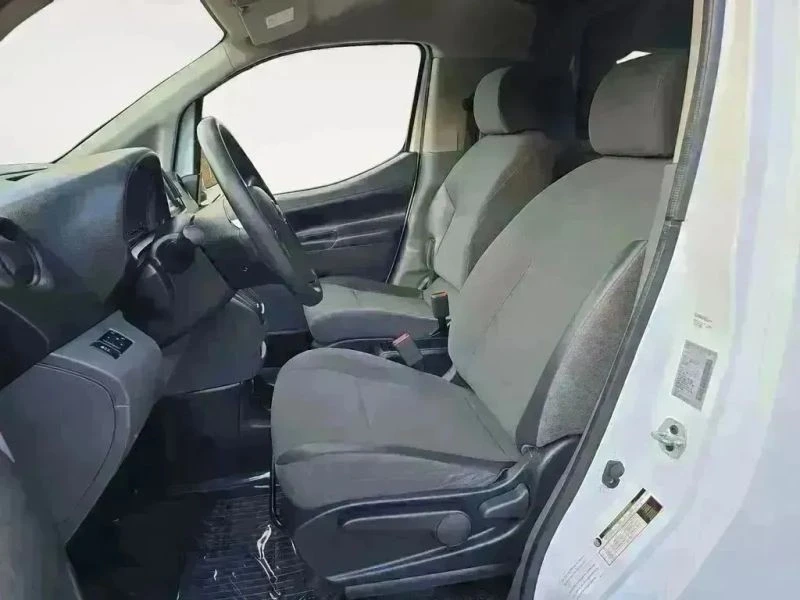 2019 Nissan NV - Image 9 of 12