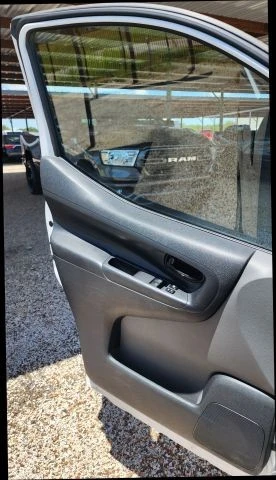 2019 Nissan NV - Image 31 of 31