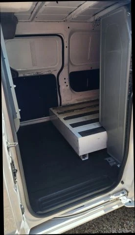 2019 Nissan NV - Image 17 of 21