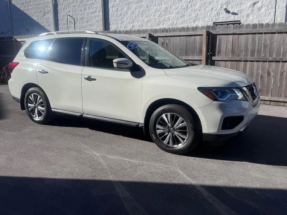2019 Nissan Pathfinder 4th Gen - Image 2 of 13