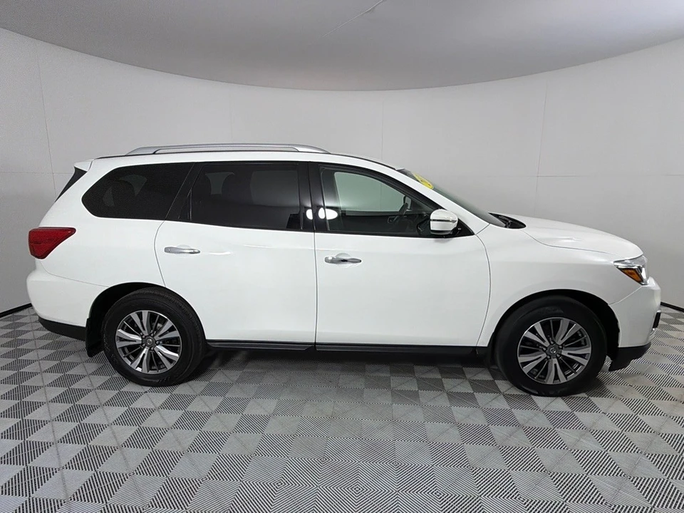 2019 Nissan Pathfinder 4th Gen - Image 4 of 12