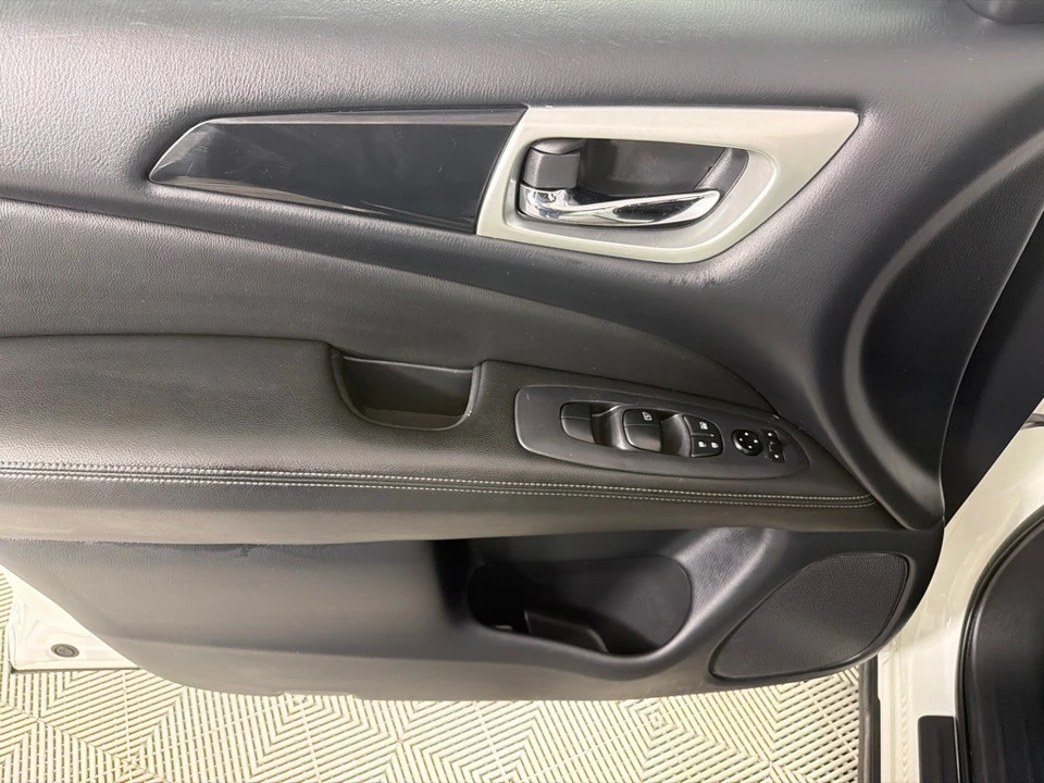 2019 Nissan Pathfinder 4th Gen - Image 11 of 12