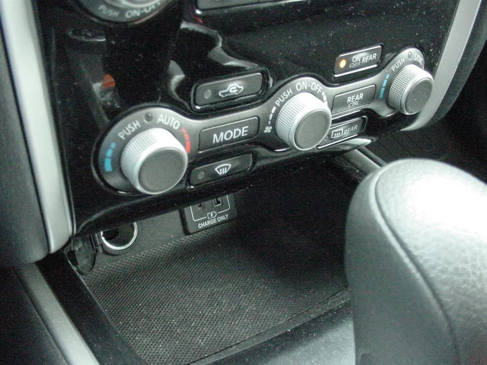 2019 Nissan Pathfinder 4th Gen - Image 17 of 21