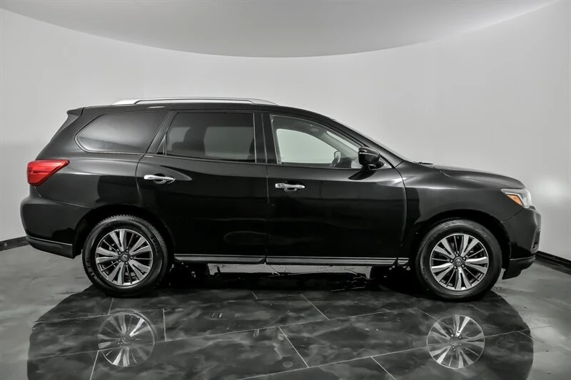 2019 Nissan Pathfinder 4th Gen - Image 13 of 21