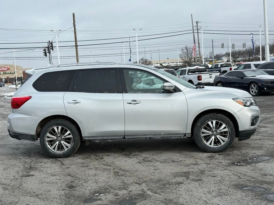 2019 Nissan Pathfinder 4th Gen - Image 2 of 21