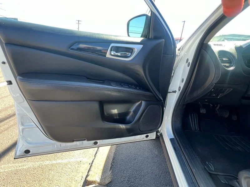 2019 Nissan Pathfinder 4th Gen - Image 10 of 12