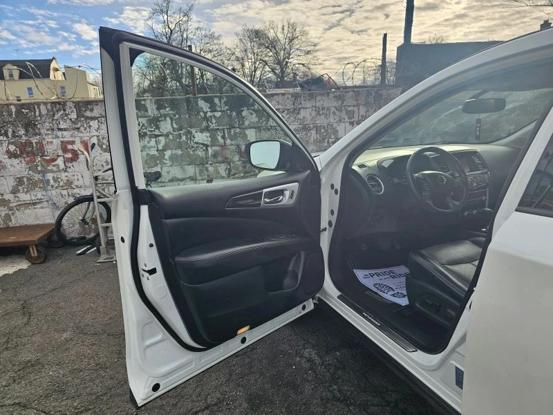2019 Nissan Pathfinder 4th Gen - Image 9 of 12