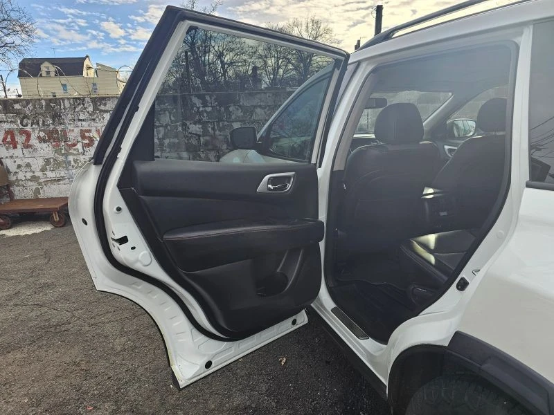 2019 Nissan Pathfinder 4th Gen - Image 10 of 12