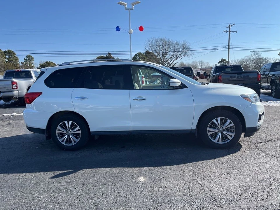 2019 Nissan Pathfinder 4th Gen - Image 4 of 21