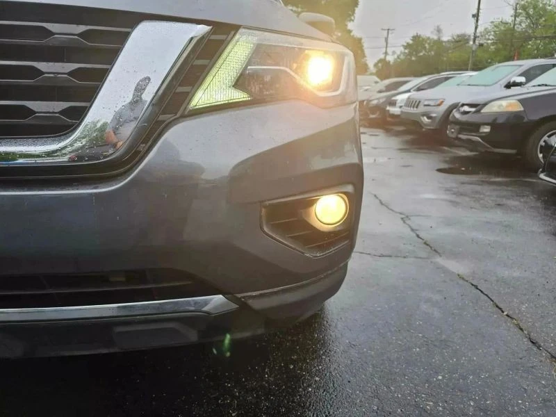 2019 Nissan Pathfinder 4th Gen - Image 10 of 12