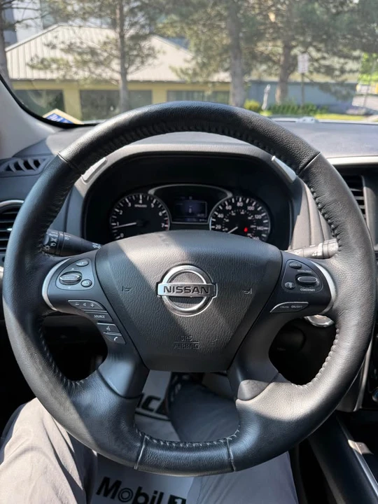 2019 Nissan Pathfinder 4th Gen - Image 11 of 12