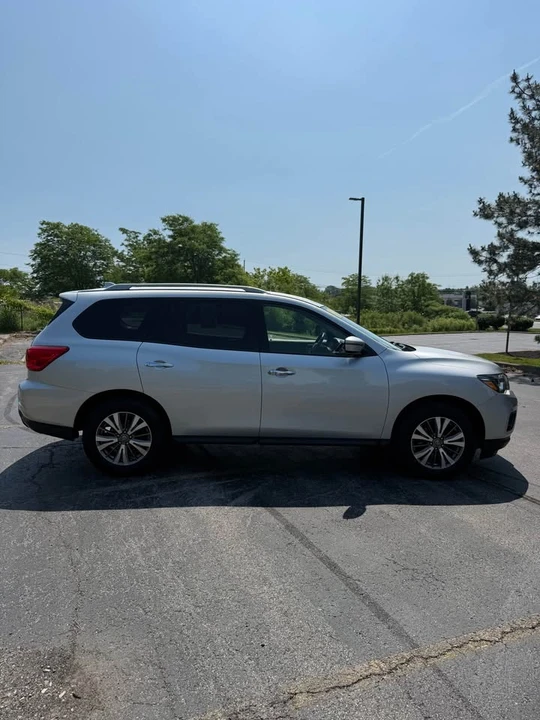 2019 Nissan Pathfinder 4th Gen - Image 4 of 12