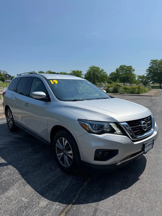 2019 Nissan Pathfinder 4th Gen - Image 3 of 12