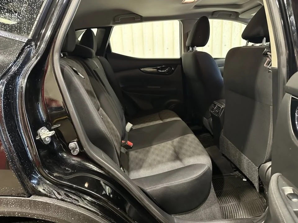 2019 Nissan Rogue - Image 9 of 19
