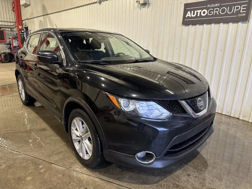 2019 Nissan Rogue - Image 2 of 19