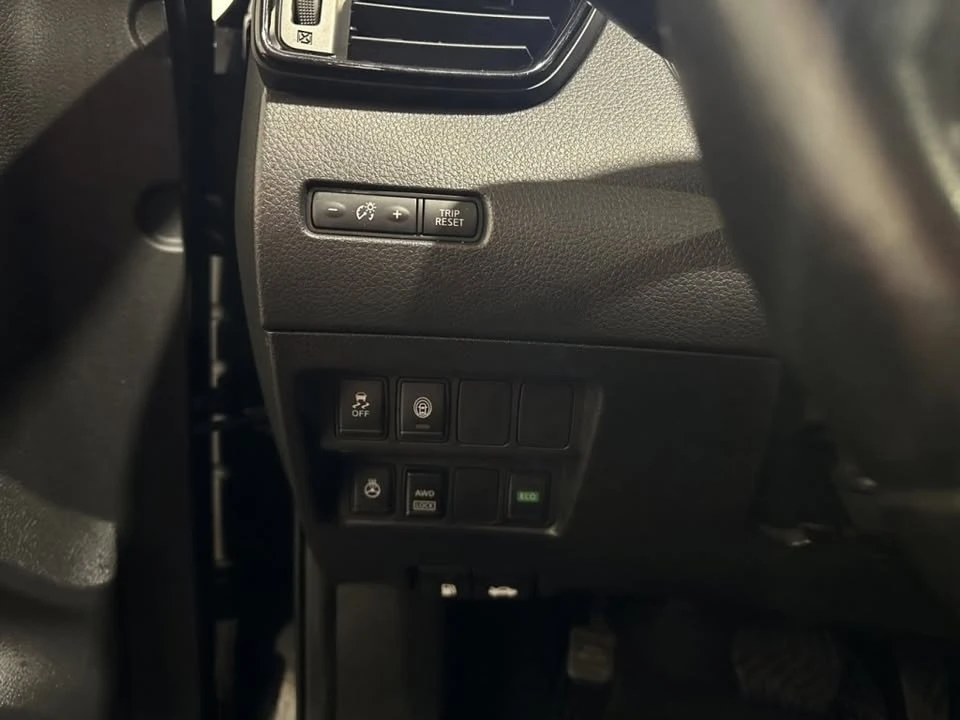 2019 Nissan Rogue - Image 13 of 19