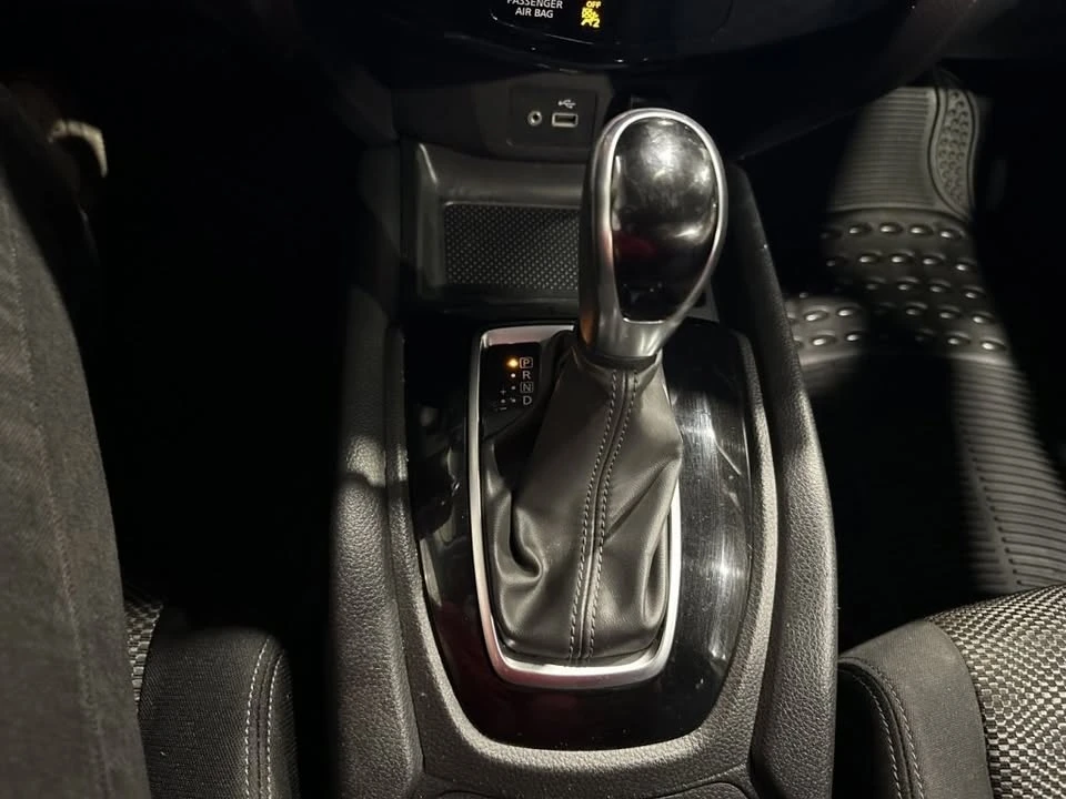 2019 Nissan Rogue - Image 15 of 19