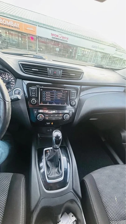 2019 Nissan Rogue - Image 4 of 9