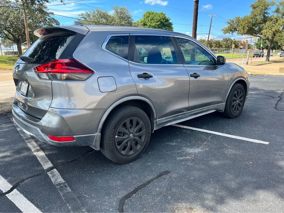 2019 Nissan Rogue - Image 8 of 8