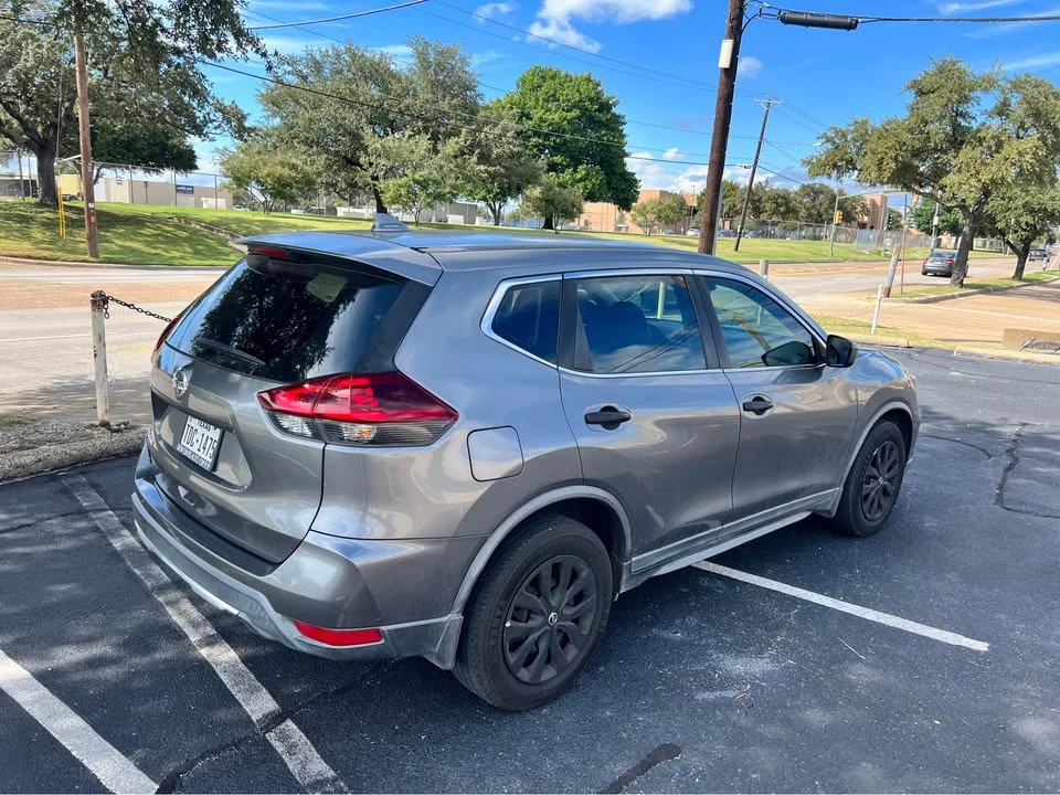 2019 Nissan Rogue - Image 4 of 8