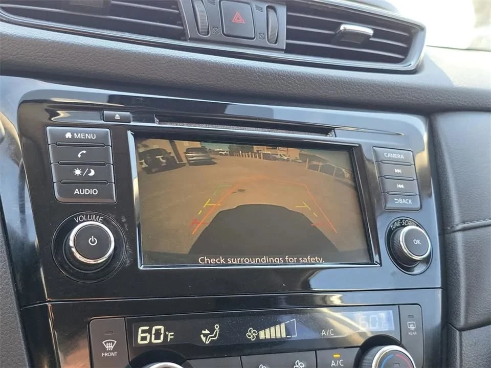 2019 Nissan Rogue - Image 3 of 17