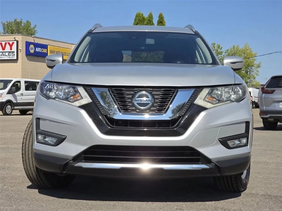 2019 Nissan Rogue - Image 10 of 17