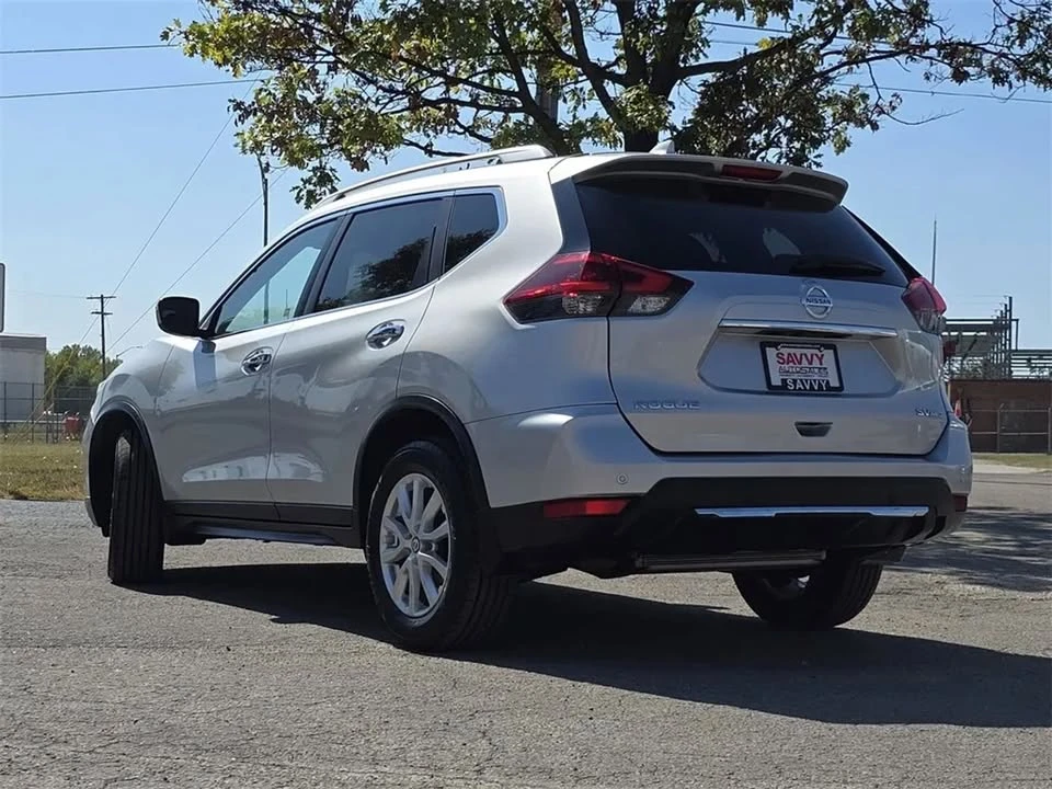 2019 Nissan Rogue - Image 15 of 17