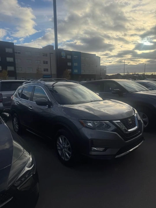 2019 Nissan Rogue - Image 3 of 7