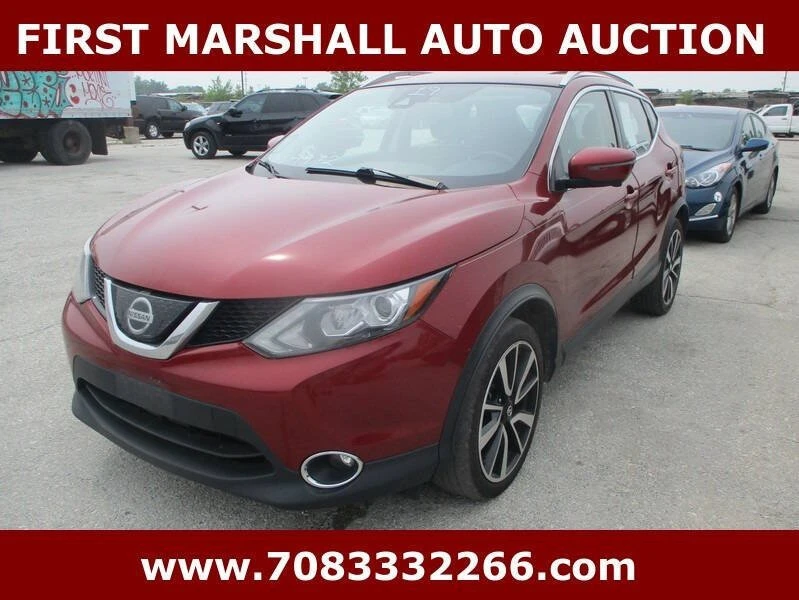 2019 Nissan Rogue - Image 2 of 10