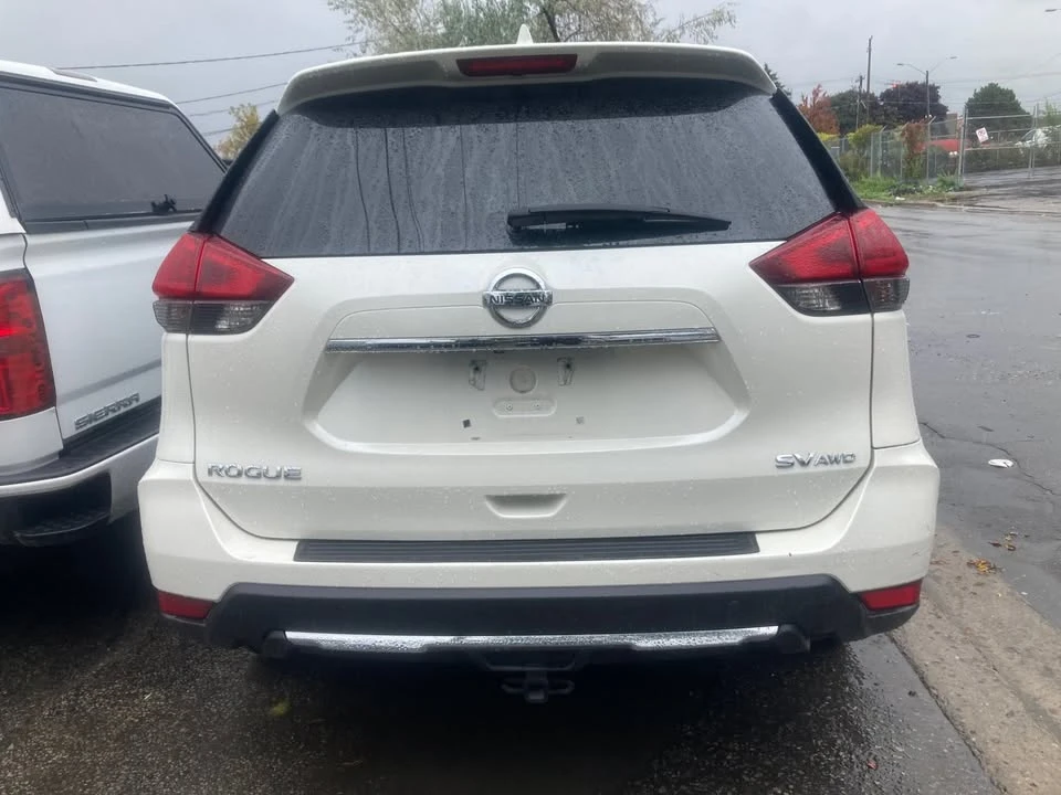2019 Nissan Rogue - Image 2 of 3