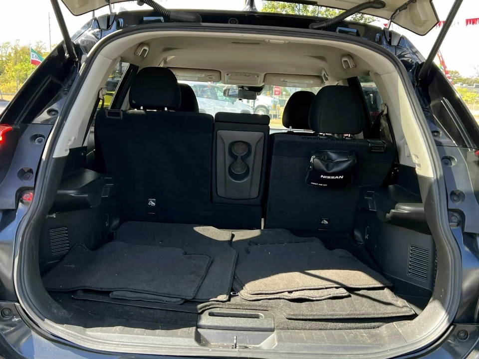 2019 Nissan Rogue - Image 9 of 21