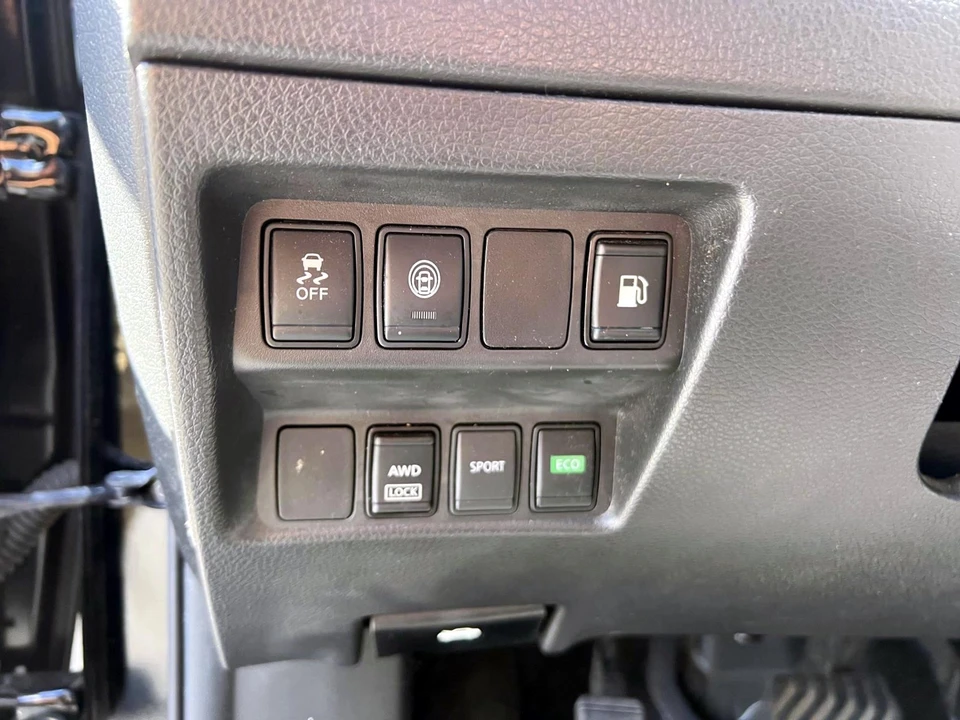 2019 Nissan Rogue - Image 17 of 21