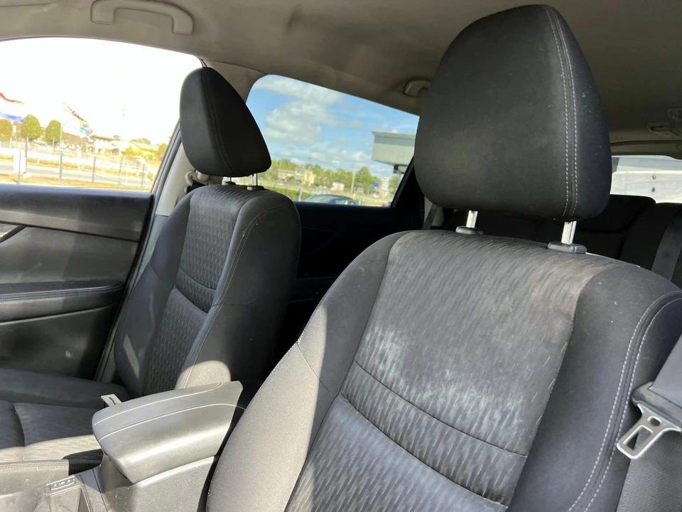 2019 Nissan Rogue - Image 11 of 21