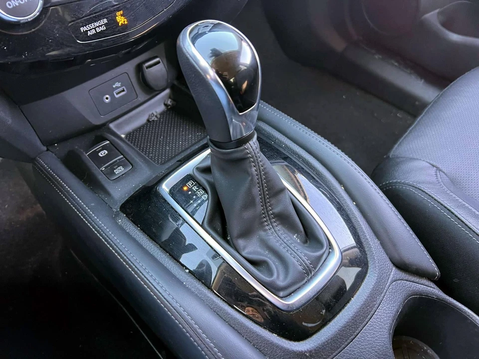 2019 Nissan Rogue - Image 19 of 21