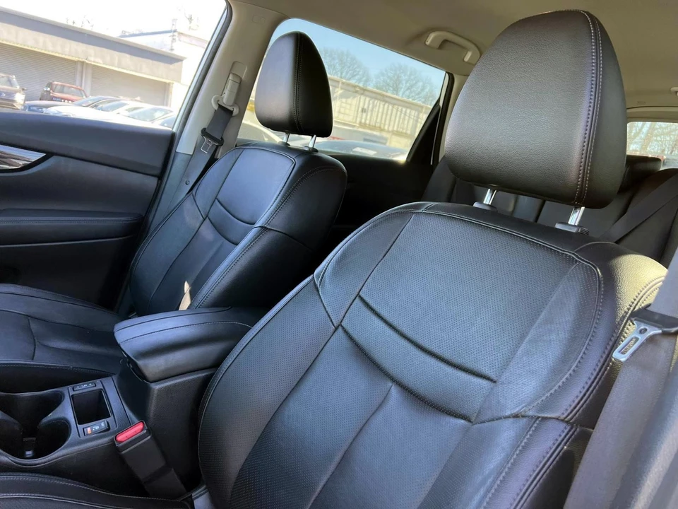 2019 Nissan Rogue - Image 8 of 21