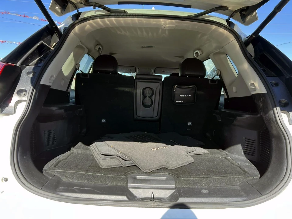 2019 Nissan Rogue - Image 6 of 21