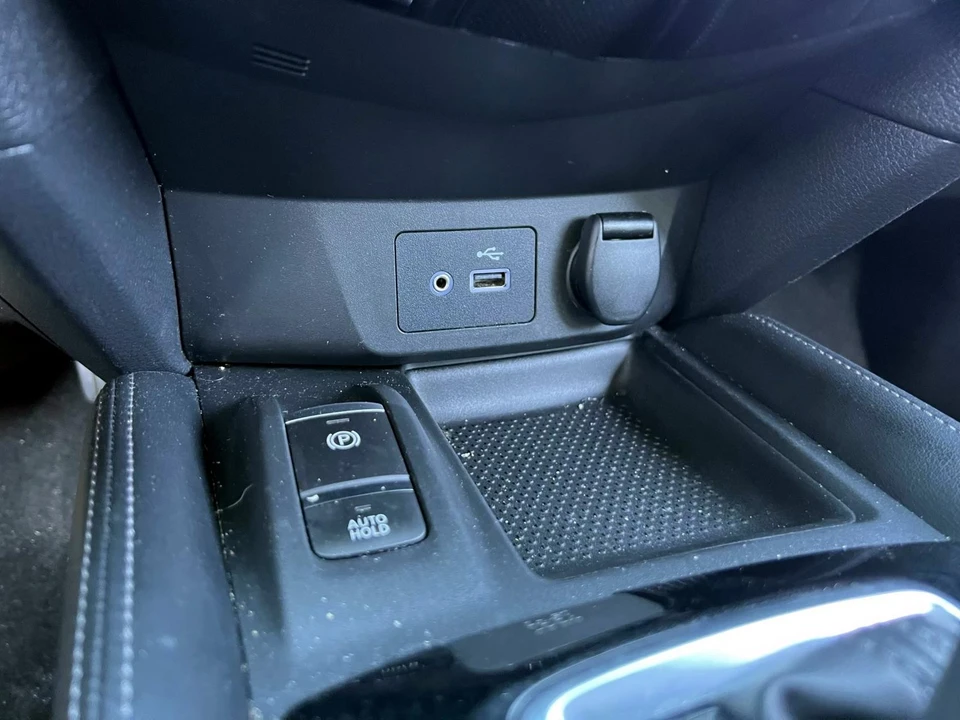 2019 Nissan Rogue - Image 20 of 21