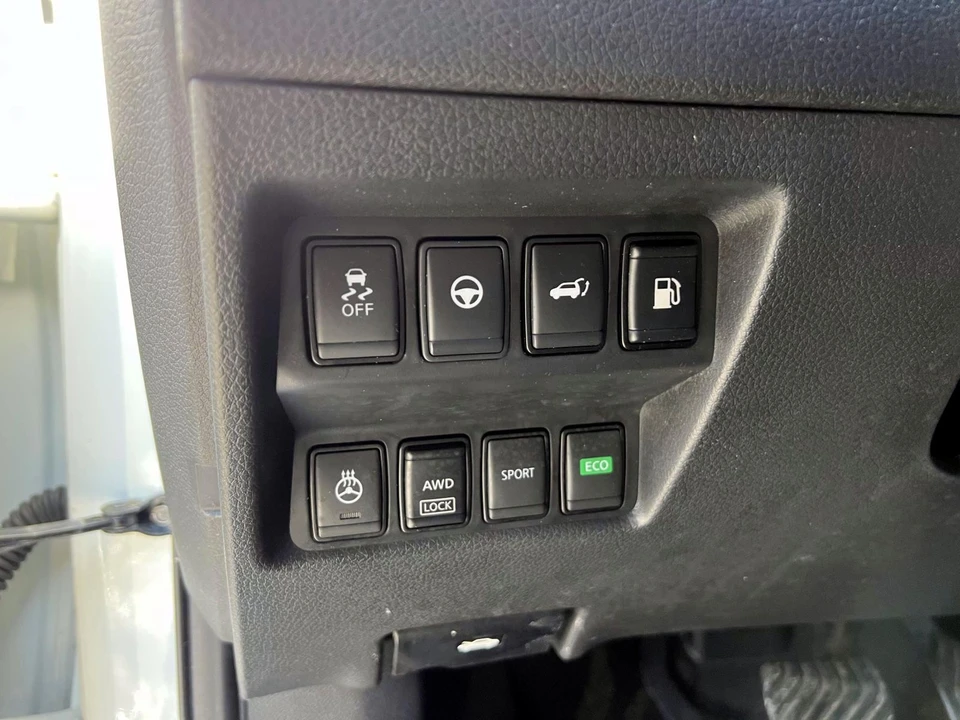 2019 Nissan Rogue - Image 15 of 21