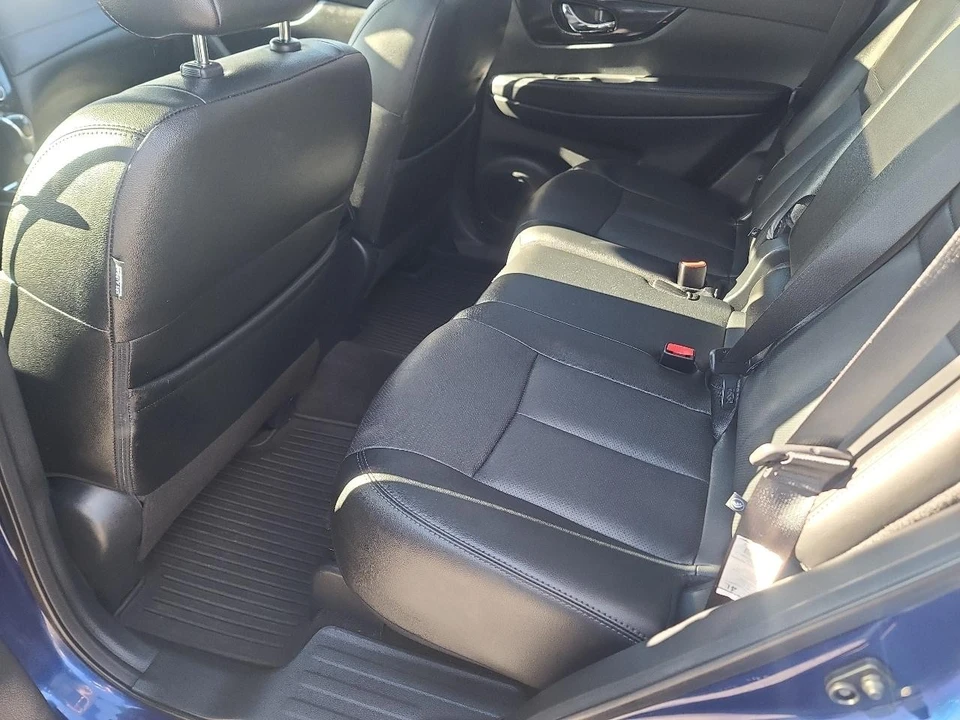 2019 Nissan Rogue - Image 11 of 26
