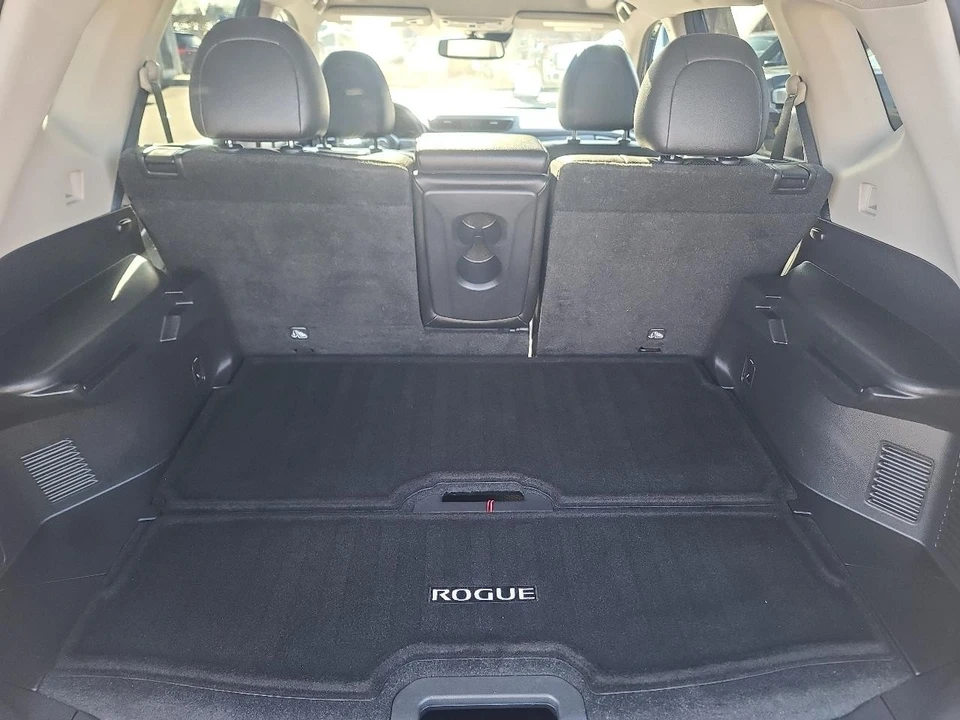 2019 Nissan Rogue - Image 12 of 26