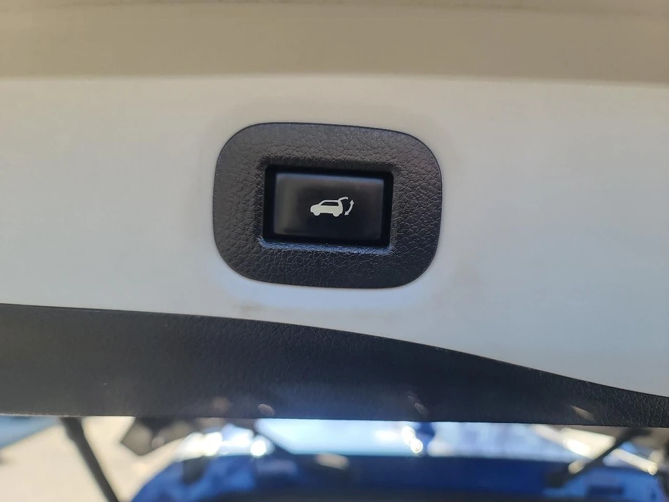 2019 Nissan Rogue - Image 13 of 26