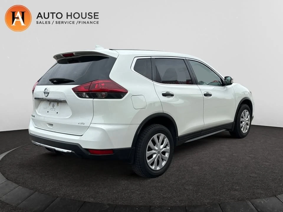 2019 Nissan Rogue - Image 4 of 16