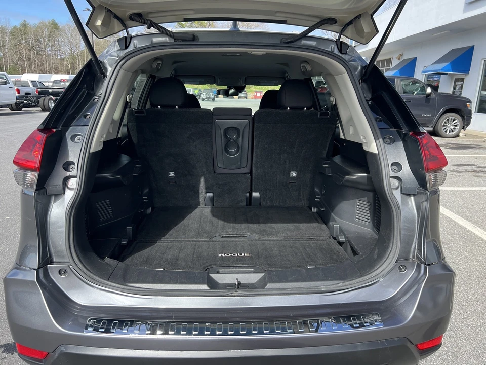 2019 Nissan Rogue - Image 9 of 21